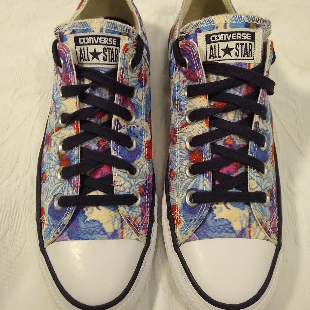 Converse all star Chuck Taylor Women's floral sz 8